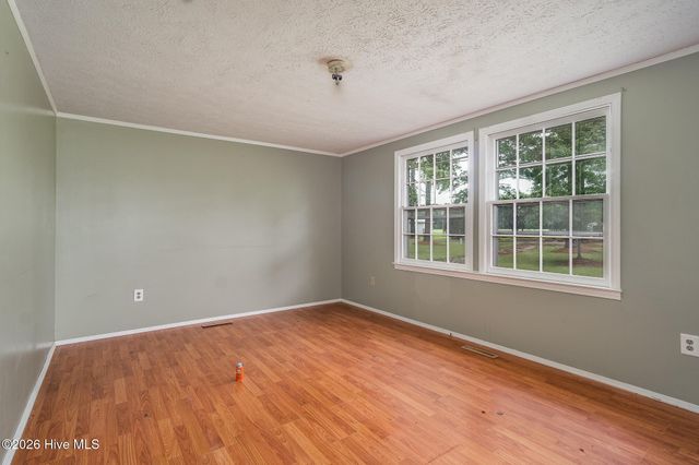 130 Holiday Lane, Oriental, NC 28571