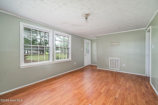 130 Holiday Lane, Oriental, NC 28571