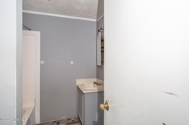 130 Holiday Lane, Oriental, NC 28571