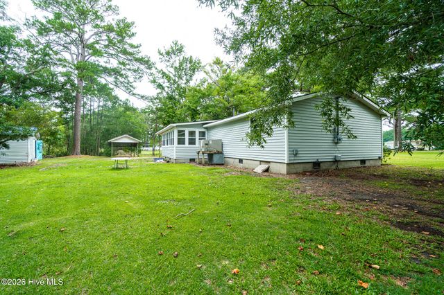 130 Holiday Lane, Oriental, NC 28571