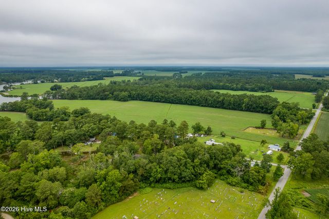 130 Holiday Lane, Oriental, NC 28571