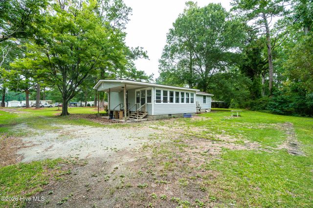 130 Holiday Lane, Oriental, NC 28571