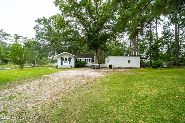 130 Holiday Lane, Oriental, NC 28571