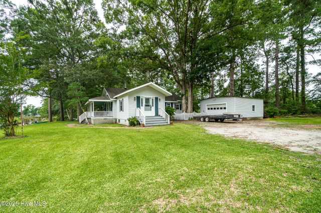 130 Holiday Lane, Oriental, NC 28571