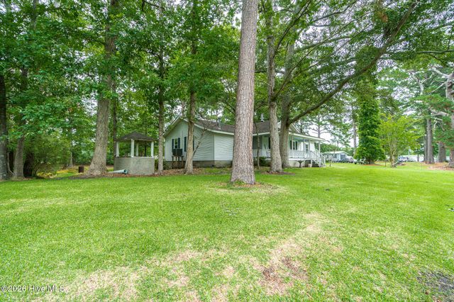 130 Holiday Lane, Oriental, NC 28571