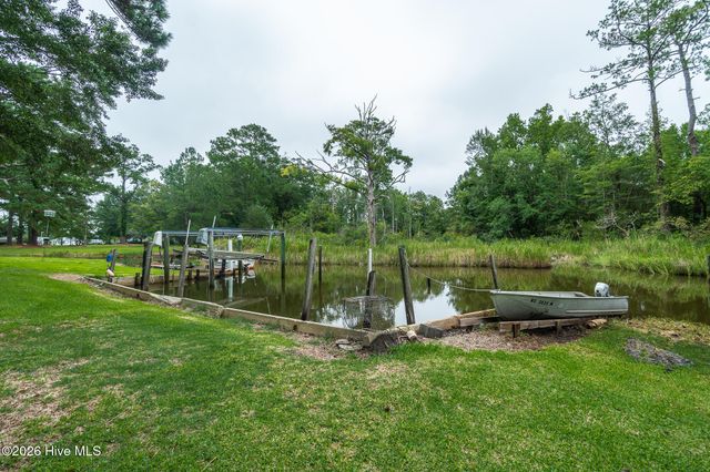 130 Holiday Lane, Oriental, NC 28571