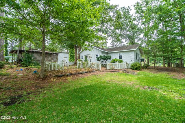 130 Holiday Lane, Oriental, NC 28571