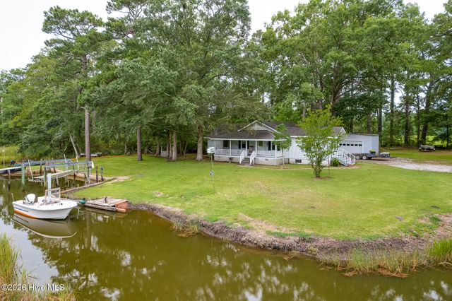 130 Holiday Lane, Oriental, NC 28571