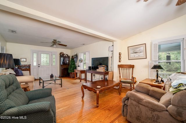 130 Holiday Lane, Oriental, NC 28571