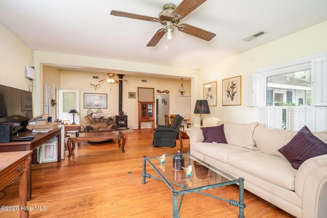 130 Holiday Lane, Oriental, NC 28571