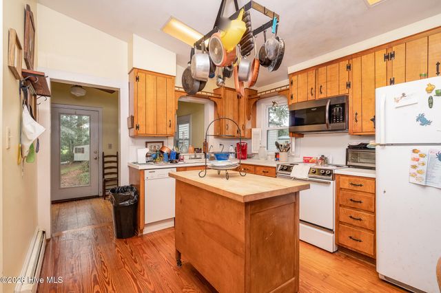 130 Holiday Lane, Oriental, NC 28571