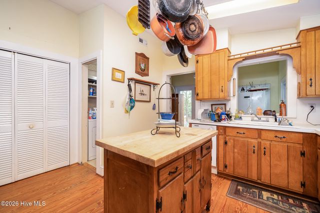 130 Holiday Lane, Oriental, NC 28571