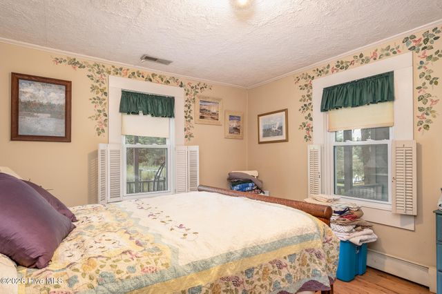 130 Holiday Lane, Oriental, NC 28571