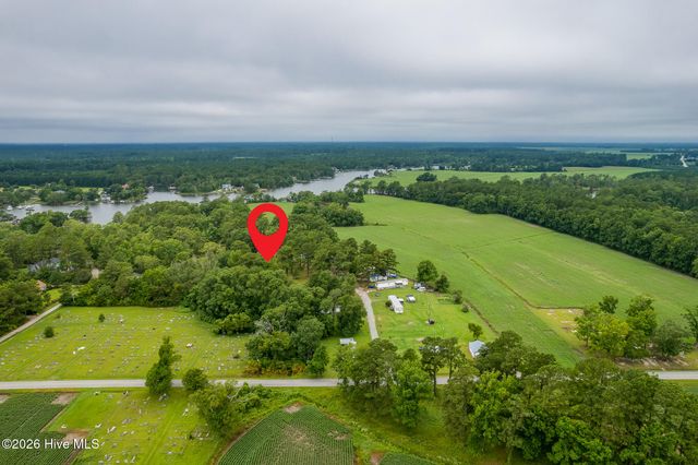 130 Holiday Lane, Oriental, NC 28571