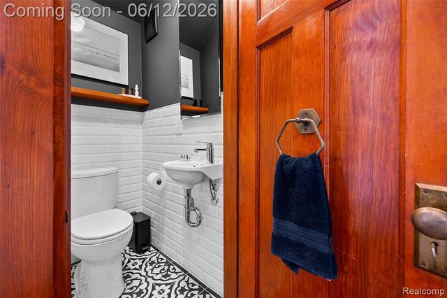728 N Washington Avenue, Royal Oak, MI 48067