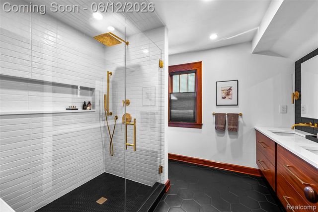 728 N Washington Avenue, Royal Oak, MI 48067