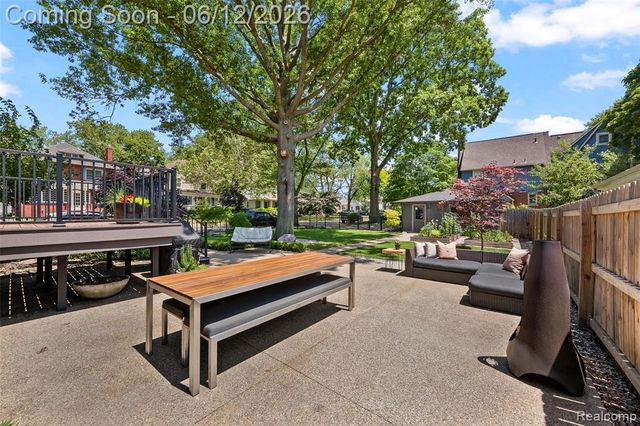 728 N Washington Avenue, Royal Oak, MI 48067