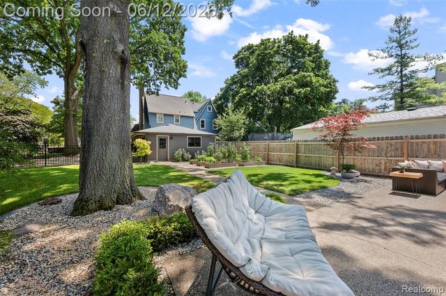 728 N Washington Avenue, Royal Oak, MI 48067