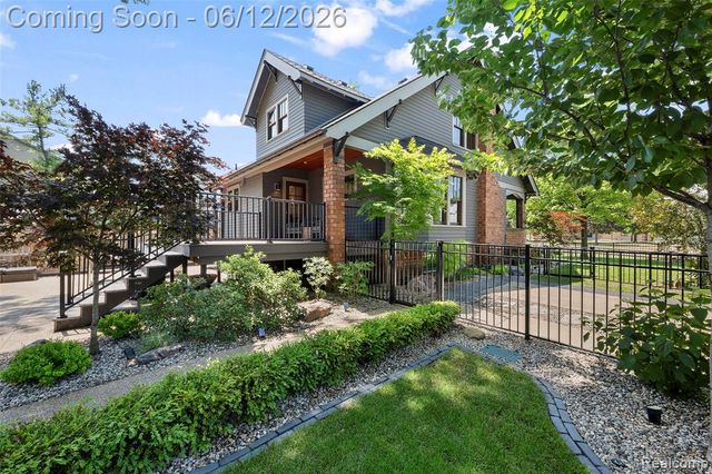 728 N Washington Avenue, Royal Oak, MI 48067
