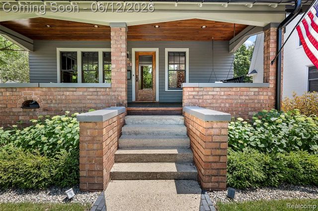 728 N Washington Avenue, Royal Oak, MI 48067
