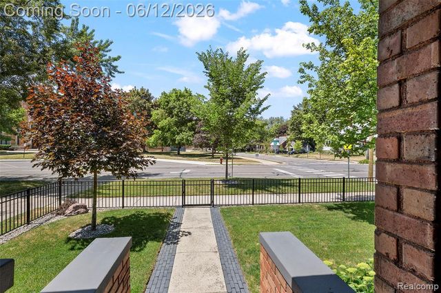 728 N Washington Avenue, Royal Oak, MI 48067