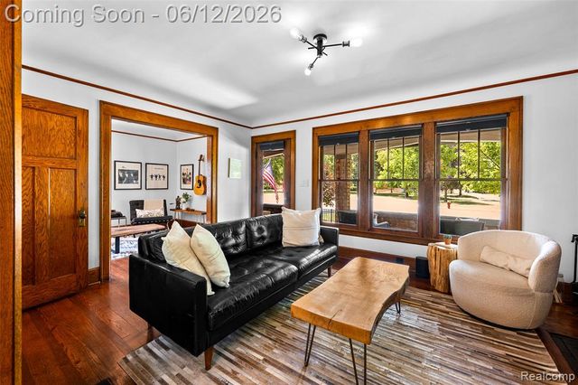 728 N Washington Avenue, Royal Oak, MI 48067