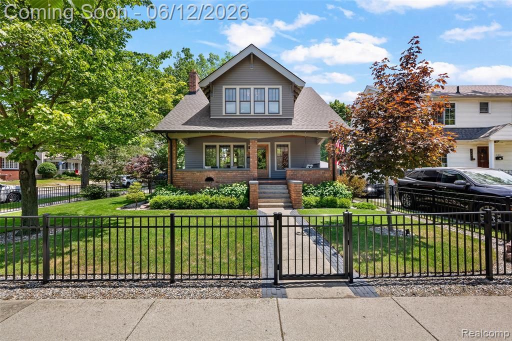 728 N Washington Avenue, Royal Oak, MI 48067
