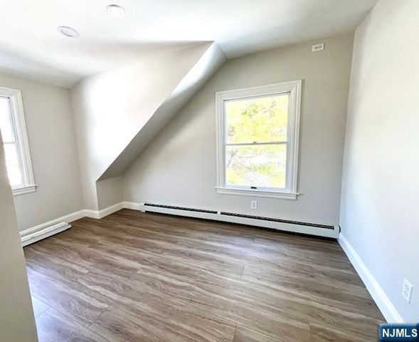 42 W Oakland Avenue, Oakland, NJ 07436