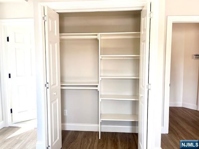 42 W Oakland Avenue, Oakland, NJ 07436