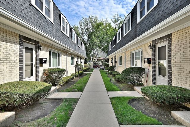 7324 N Bell Avenue 3F, Chicago, IL 60645