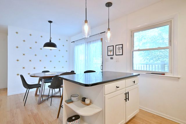 7324 N Bell Avenue 3F, Chicago, IL 60645