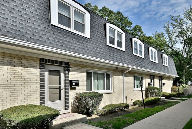 7324 N Bell Avenue 3F, Chicago, IL 60645