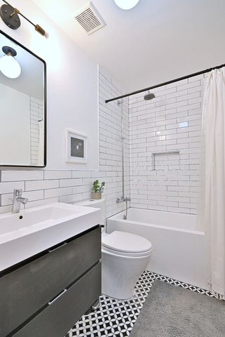 7324 N Bell Avenue 3F, Chicago, IL 60645