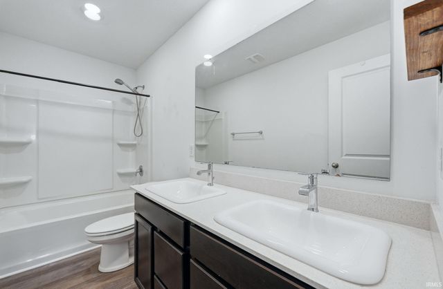 11592 Slade Court, Fort Wayne, IN 46818