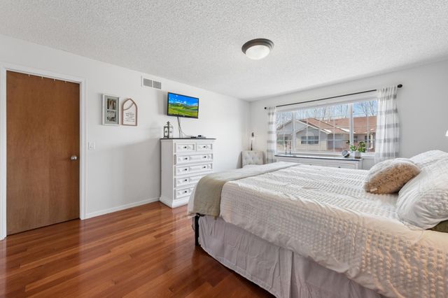 139 Stallion Lane, Circle Pines, MN 55014