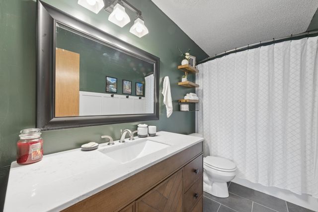 139 Stallion Lane, Circle Pines, MN 55014