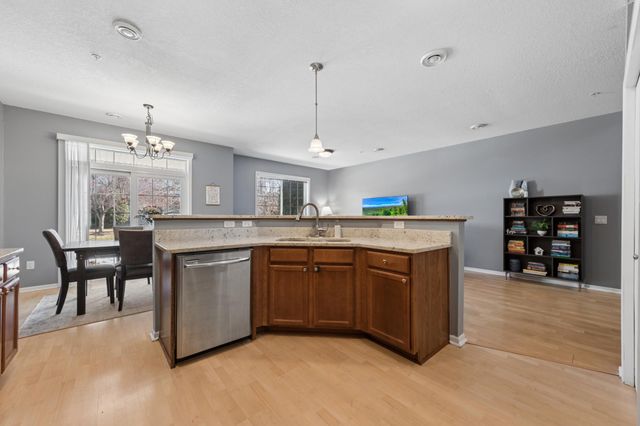 139 Stallion Lane, Circle Pines, MN 55014