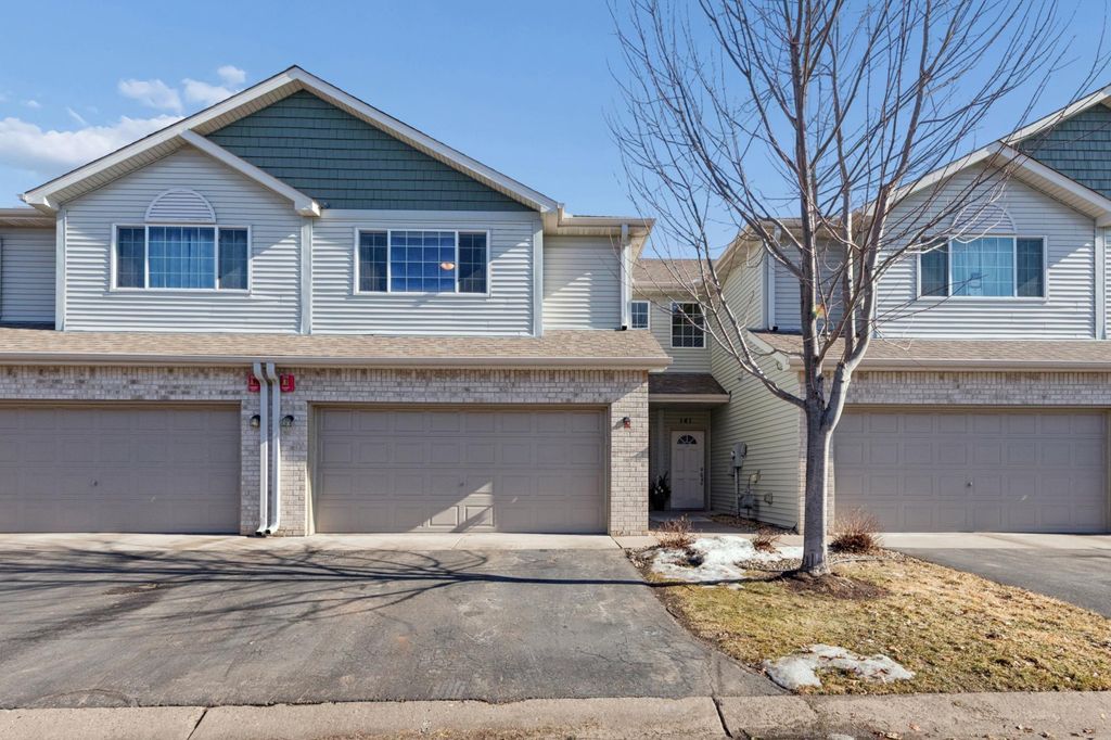 139 Stallion Lane, Circle Pines, MN 55014
