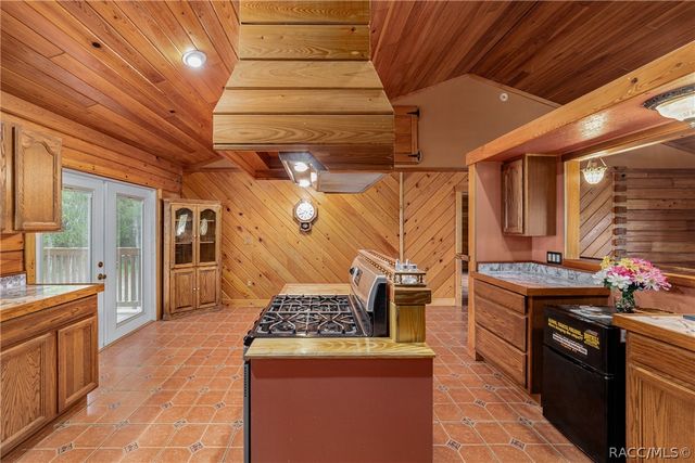 1230 SW Valencia Heights Avenue, Dunnellon, FL 34431