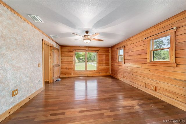 1230 SW Valencia Heights Avenue, Dunnellon, FL 34431