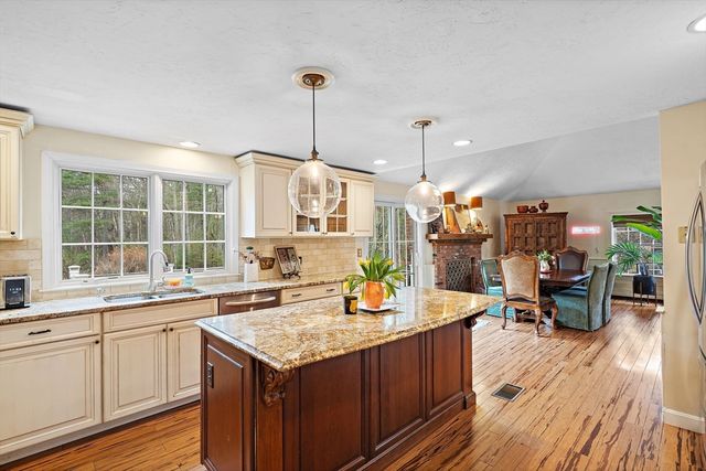 821 Concord Rd, Sudbury, MA 01776