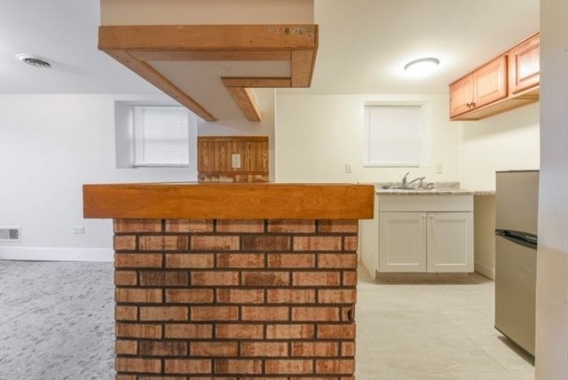 5335 W Barry Avenue, Chicago, IL 60641