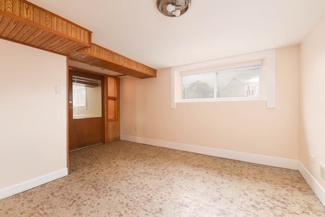 5335 W Barry Avenue, Chicago, IL 60641