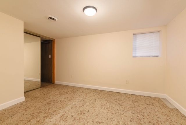 5335 W Barry Avenue, Chicago, IL 60641