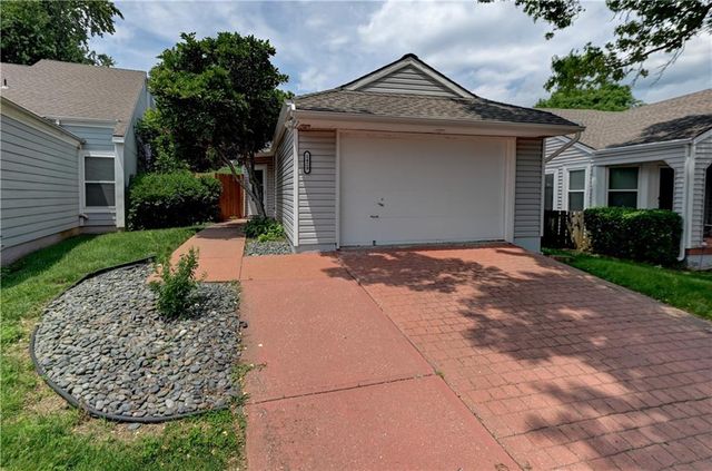 1429 Birdseye Court, Blue Springs, MO 64015