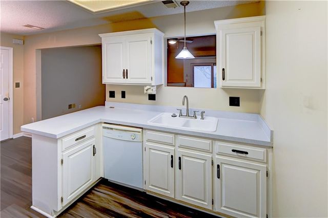 1429 Birdseye Court, Blue Springs, MO 64015