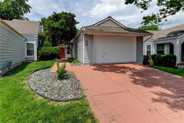 1429 Birdseye Court, Blue Springs, MO 64015