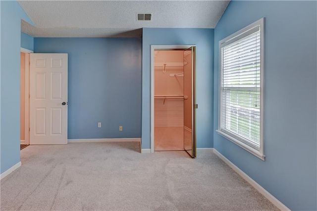1429 Birdseye Court, Blue Springs, MO 64015