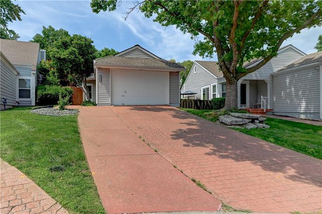 1429 Birdseye Court, Blue Springs, MO 64015