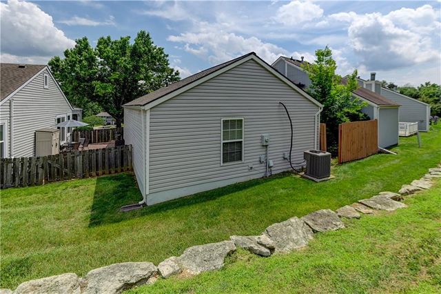 1429 Birdseye Court, Blue Springs, MO 64015
